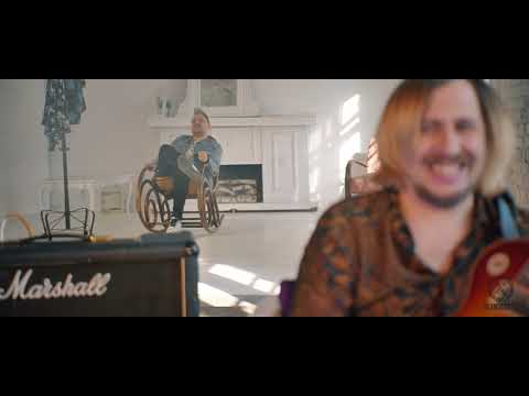 Sexnuggets - Hangrobbanás [Official Accessibility Music Video]