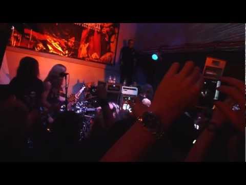 Death Angel &quot;Trapped Under Ice&quot; (Metallica cover) with special guest Kirk Hammett